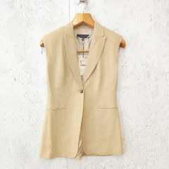 ZARA ザラ ベスト ジレ ノースリーブベスト シンプル  肩パッド入り カジュアル ベージュ XSサイズ 〇◇☆