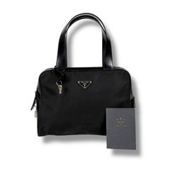 プラダ　PRADA トライアングルロゴ　トップハンドルバッグ　ミニトートバッグ　ブラック　黒　NERO