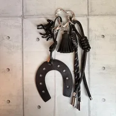 じゃらじゃらキーホルダー バッグチャーム 蹄 馬 ハート タッセル 黒