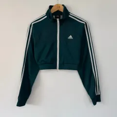 441 アディダス クロップド ジャージ