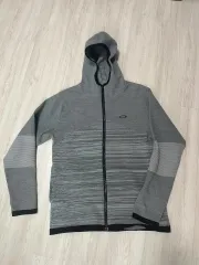 オークリー フード ジップアップ