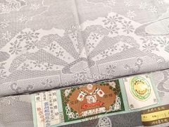 本場大島紬着物【証紙付き】シルバーグレー系薄紫《未使用》訪問着 