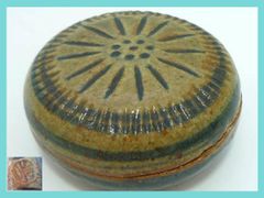 Item thumbnail for item c7db9529-e5a0-4ffa-bdc9-fcd8de1e7a9b