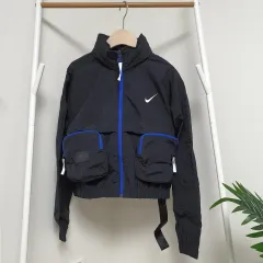 ナイキ シティユーティリティ ウーブン ウィンドブレーカー