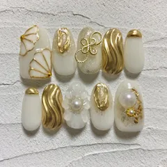 ぷっくりフラワーネイル　振袖　成人式　乳白色　ホワイト　ゴールド　透け感　パール　金箔　花　結婚式　ブライダル　卒業式　袴　ドレス　パーティー