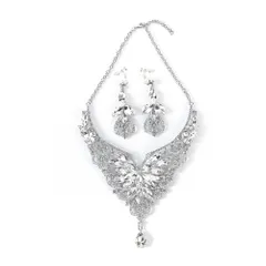 [ＫＫ　Ｓｏｌｉｓ] バタフライモチーフクリスタルネックレスイヤリングセットネジバネ式シリコンパッド付きブライダル演奏会発表会ダンス大ぶり (クリアーシルバー) [クリアーシルバー]