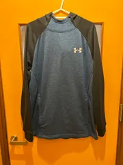 【G4-71】◇ UNDER ARMOUR   サイズM パーカー　紺色　黒色　メンズ