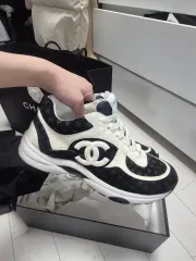 シャネル スニーカー 39 CCロゴ 2025年最新】シャネル ロゴ スニーカー 39の人気アイテム - メルカリ