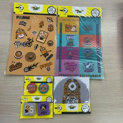 ミニオン８　缶バッジ賞大小3つ、クリアステッカー賞２つ、計５点セット【商品管理番号43-38-5】