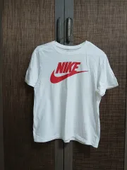 ナイキの半袖Tシャツ