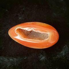 天然石 カーネリアン パーム 握り石 台座付き⭐️2428 - メルカリ