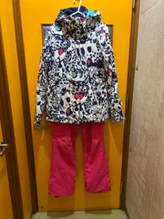 【G4-73】◇ ROXY サイズM スノーボードウエア　上下セット　総柄　ピンク　レディース