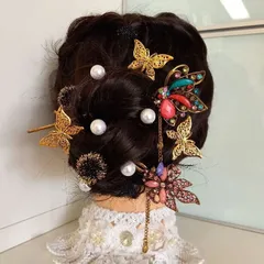 ゴールドの蝶々×華やかなかんざしの髪飾り 成人式 結婚式 和装 振袖に【102】
