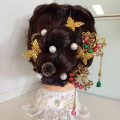 ゴールドの蝶々×華やかなかんざしの髪飾り 成人式 結婚式 和装 振袖に【100】