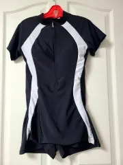 ブラック/白 半袖ラッシュガード水着