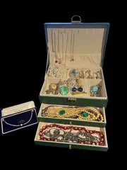 【中古】遺品整理 生前整理 アクセサリーまとめ売り ネックレス  イヤリング ブレスレット  ネクタイピン    ブローチ    NA25L(T)5