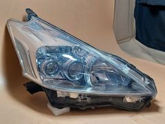 トヨタ プリウスα前期 LED右ヘッドライト 47-42 補修箇所有り - メルカリ