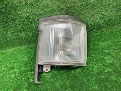 ハイエース TRH124B 右クリアランスランプ・コーナーランプ DX 15人 コイト 26-44 81610-26032 058