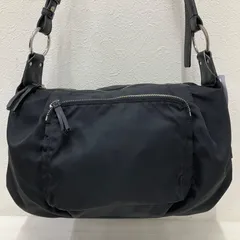 7996　agnes b.  VOYAGE アニエスベーボヤージュ　ショルダーバッグ　ブラック　黒　無地　レディース　シンプル　きれいめ　カジュアル　フロントポケット　軽量