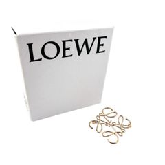 LOEWE ロゴデザイン ブローチ - メルカリ