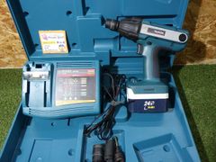 ジャンクMakita TW007G 充電式インパクトレンチ セット - メルカリ