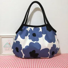 グラニーバッグ（北欧風＊大きなお花＊ホワイト✕ブルー）