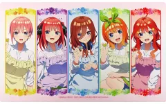 【中古】サプライ 映画『五等分の花嫁』 描き下ろしイラスト 集合 制服エプロンver. プレイマット