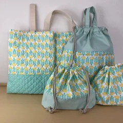 入園入学準備5点セット　りんりんのハンドメイドレッスンバッグ　上履き入れ　お着替え袋　コップ袋　お弁当袋　キルティング　北欧