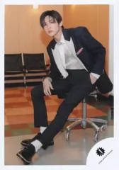 【中古】生写真(ジャニーズ) Snow Man/目黒蓮/全身/「滝沢歌舞伎ZERO FINAL」グッズオフショット/公式生写真