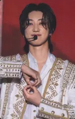 【中古】コレクションカード(男性) SEVENTEEN/THE 8(ディエイト)/ライブフォト・裏面オレンジ/DVD「SEVENTEEN WORLD TOUR [BE THE SUN] JAPAN」フォトカード