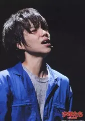 【中古】生写真(ジャニーズ) 関西ジャニーズJr./重岡大毅/バストアップ・衣装青・舞台/少年たち 格子無き牢獄/公式生写真