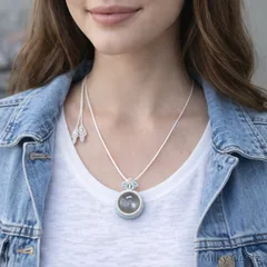 太陽を象徴する『ミルキークォーツ』21.5mm マクラメ編みトップネックレス