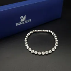 美品 SWAROVSKI スワロフスキー ブレスレット テニスブレスレット クリスタル シルバーカラー 箱付き 上品 高級感 きらきら ギフト プレゼント 贈り物