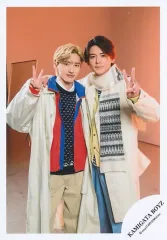 【中古】生写真(STARTO) KAMIGATA BOYZ/小瀧望・道枝駿佑/膝上/KAMIGATA BOYZ シングル「無責任でええじゃないかLOVE」MVオフショット/公式生写真