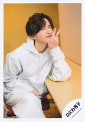 【中古】生写真(ジャニーズ) なにわ男子/道枝駿佑/膝上/「なにわ男子 LIVE TOUR 2023 ’POPMALL’」グッズオフショット/公式生写真