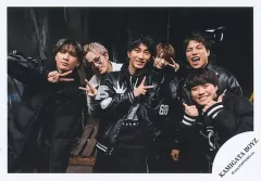 【中古】生写真(STARTO) KAMIGATA BOYZ/重岡大毅・神山智洋・藤井流星・□田崇裕・西畑大吾・大橋和也/横型・上半身/KAMIGATA BOYZ シングル「無責任でええじゃないかLOVE」MVオフショット/公式生写真