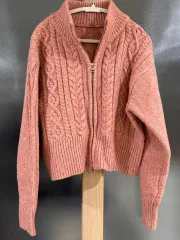 ケーブル編み ジップアップ ニット ジップカーディガン ピンク