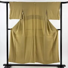 色無地 身丈151cm 裄丈61.5cm S 袷 縮緬 茶緑色 正絹 優品 一つ紋 【中古】