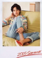 【中古】生写真(ジャニーズ) Sexy Zone/佐藤勝利/全身・座り・衣装白・緑・赤・ボーダー柄・右手首元・左手足・「2015 Summer」/「Summer Paradise in TDC」CD・DVD会場購入特典