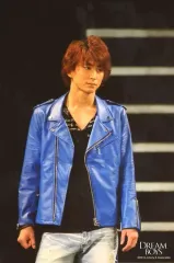 【中古】生写真(ジャニーズ) Snow Man/佐久間大介/ライブフォト・膝上・衣装青黒・体正面・目線右・両手下・2Lサイズ/DREAM BOYS 2014