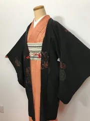 【中古】Mサイズ 羽織 正絹 黒地に牡丹文様 アンティーク