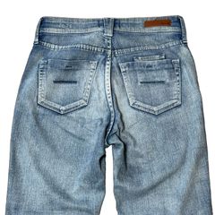 Item thumbnail for item 6c755082-bcaa-4b73-be6d-59fc66853bd8