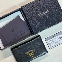 PRADA プラダ ヴィテッログレイン カードウォレット ヴィンテージ 出品