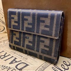 Fendi FFロゴ三つ折り財布　ズッカ柄　マンマバケット Fendi FFロゴ三つ折り財布 ズッカ柄 マンマバケット - メルカリ