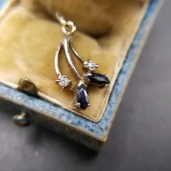 サファイア 2石 フローラル 925 シルバー ヴィンテージ チャーム ペンダントヘッド フラワーモチーフ 植物 銀細工 濃青 小ぶり 上品 SNL40
