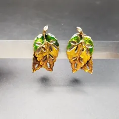 秋色の葉 透かし フローラル ヴィンテージ イヤリング 植物モチーフ レトロ コスチュームジュエリー Leaf 立体 SNL4