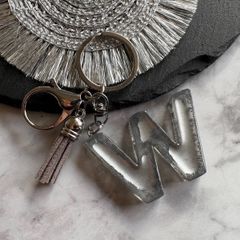 アルコールインク☆メタリック　レジンイニシャルキキーホルダー　W