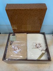 Item thumbnail for item 730eeea8-f0e7-4f92-8d38-00e9ce926b09