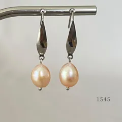 天然色ピーチ・バロック淡水パール　ピアス　・・✽・・　〈真珠　サージカルステンレス　フック　結婚式〉