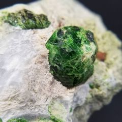 ウルトラレア！バイカラー⭐︎クリノゾイサイト結晶71ct ウルトラレア！バイカラー⭐︎クリノゾイサイト結晶71ct - メルカリ